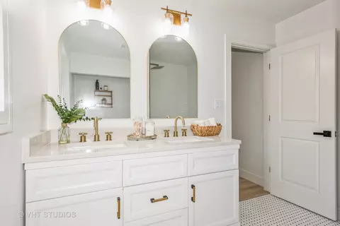 3104 Saint James St, Rolling Meadows, IL 60008 photo 9