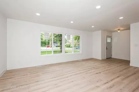 3104 Saint James St, Rolling Meadows, IL 60008 photo 6