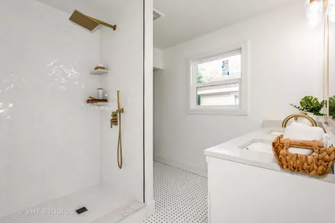 3104 Saint James St, Rolling Meadows, IL 60008 photo 10