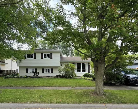 59 Bonds Dr, Bourbonnais, IL 60914
