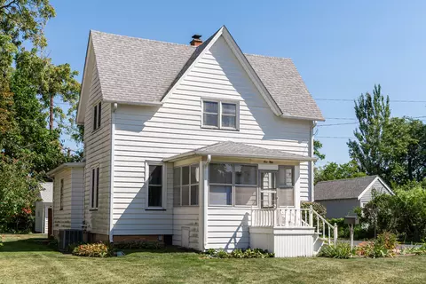 150 Evans Ave, Dekalb, IL 60115