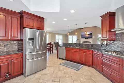 Kitchen - 26745 S Wildgrass Turn, Monee, IL 60449 photo 3 of 4
