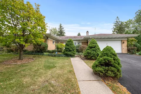 2404 Heather Rd, Flossmoor, IL 60422