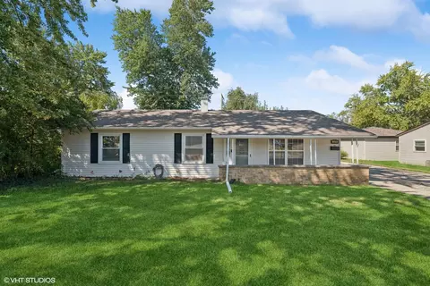103 Macgregor Rd, Lockport, IL 60441