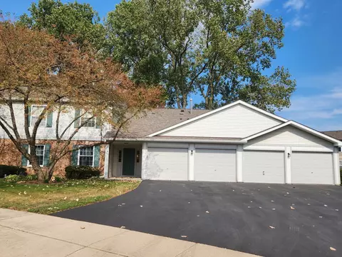 1013 Saxon Ct #B, Elgin, IL 60120