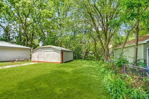 Exterior - 557 Division St, Crete, IL 60417 photo 4 of 4