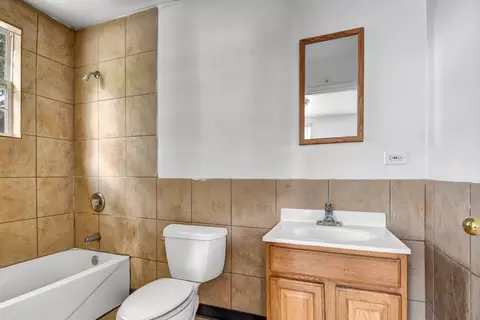 Bath - 557 Division St, Crete, IL 60417 photo 2 of 2