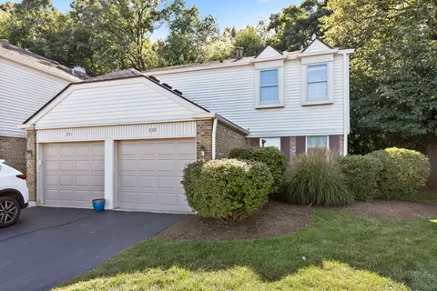 229 Auburn Ct #229, Saint Charles, IL 60174