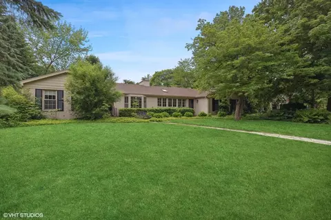 Exterior - 425 E Blodgett Ave, Lake Bluff, IL 60044 photo 7 of 8