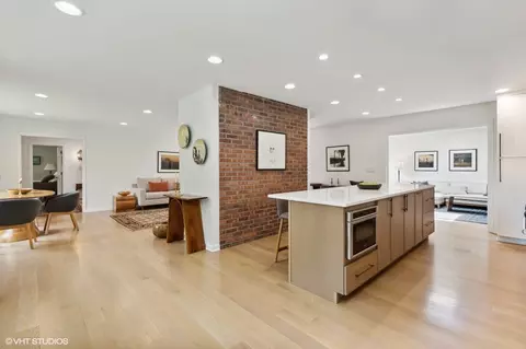 Kitchen - 425 E Blodgett Ave, Lake Bluff, IL 60044 photo 4 of 6