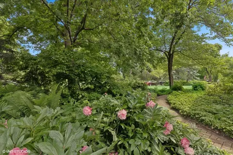 Exterior - 425 E Blodgett Ave, Lake Bluff, IL 60044 photo 8 of 8