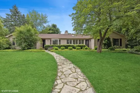 425 E Blodgett Ave, Lake Bluff, IL 60044