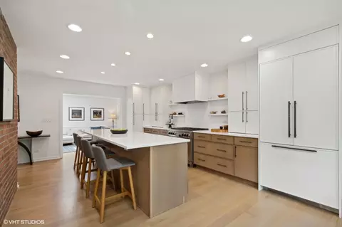 Kitchen - 425 E Blodgett Ave, Lake Bluff, IL 60044 photo 1 of 6
