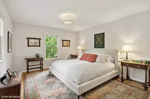 Bedroom - 425 E Blodgett Ave, Lake Bluff, IL 60044 photo 2 of 4