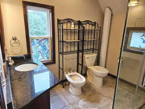 Bath - 1002 Bellevue Ave, Elgin, IL 60120 photo 3 of 4