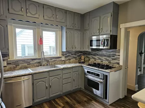 Kitchen - 1002 Bellevue Ave, Elgin, IL 60120 photo 2 of 2