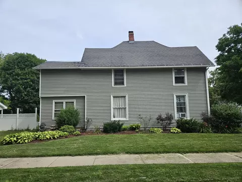 Exterior - 1002 Bellevue Ave, Elgin, IL 60120 photo 2 of 4