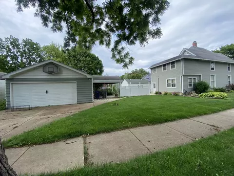 Exterior - 1002 Bellevue Ave, Elgin, IL 60120 photo 4 of 4