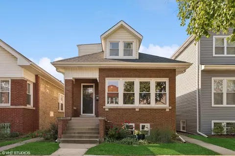 5425 W Dakin St, Chicago, IL 60641