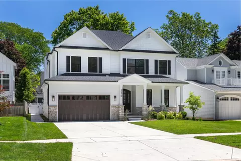 330 S Columbia St, Naperville, IL 60540