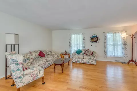 Living - 1324 Frederick Ln, Naperville, IL 60565 photo 2 of 4