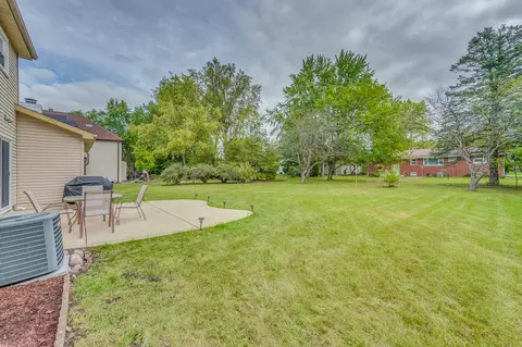 Exterior - 1324 Frederick Ln, Naperville, IL 60565 photo 3 of 5