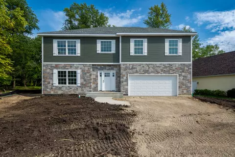 38459 N Adams St, Lake Villa, IL 60046
