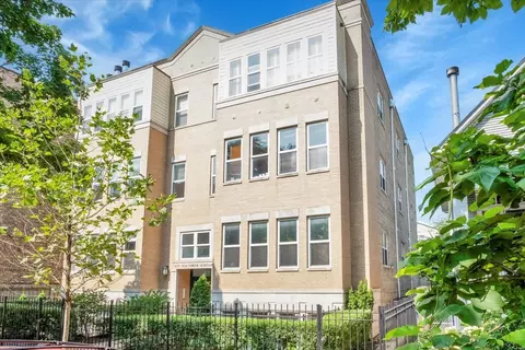 3132 N Seminary Ave #3S, Chicago, IL 60657