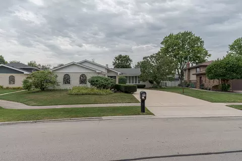 15314 Saint James Dr, Orland Park, IL 60462