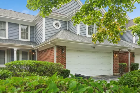 385 Deerbrook Ln, Vernon Hills, IL 60061