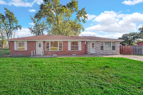 8725 W 96th Pl, Palos Hills, IL 60465