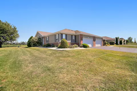 5592 Hearthside Dr, Bourbonnais, IL 60914