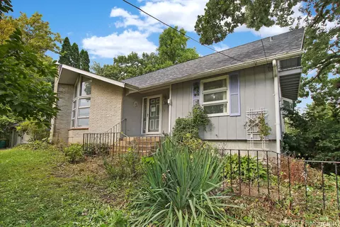 617 Channel Dr, Ingleside, IL 60041 photo 2
