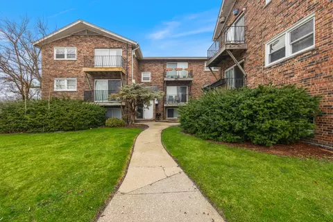 4545 Prescott Ave #206, Lyons, IL 60534