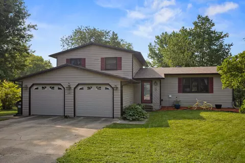 603 Dianne Ct, Mahomet, IL 61853