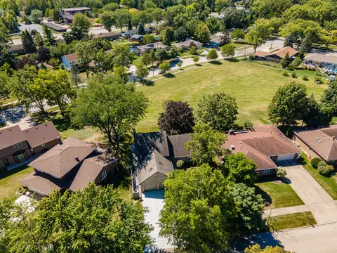 View/Area - 1237 Milne Dr, Lockport, IL 60441 photo 4 of 5