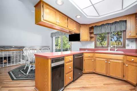 Kitchen - 1237 Milne Dr, Lockport, IL 60441 photo 3 of 4