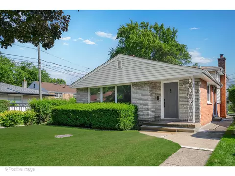 5215 Greenleaf St, Skokie, IL 60077