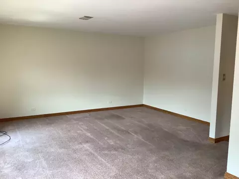 6640 Forestview Dr, Oak Forest, IL 60452 photo 4