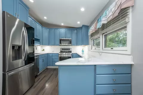 1400 Cooper Rd, Hoffman Estates, IL 60169 photo 11