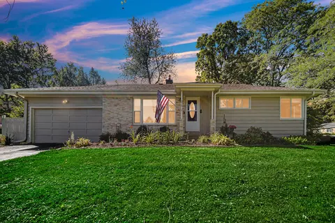 s575 Madison Street, Winfield, IL 60190