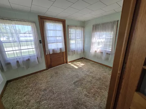 352 W Main St, Maroa, IL 61756 photo 8