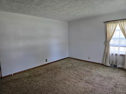 352 W Main St, Maroa, IL 61756 photo 5