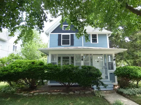 Exterior - 1 N Worth Ave, Elgin, IL 60123 photo 9 of 9
