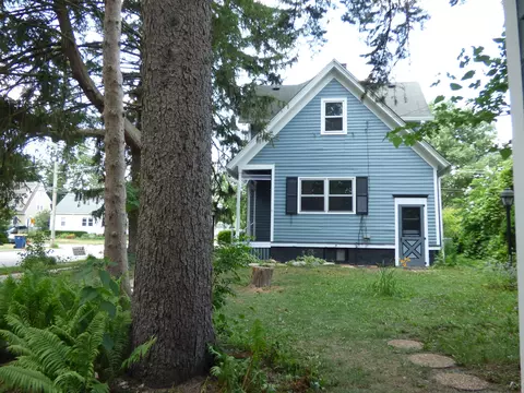 Exterior - 1 N Worth Ave, Elgin, IL 60123 photo 8 of 9