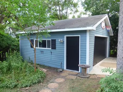Exterior - 1 N Worth Ave, Elgin, IL 60123 photo 7 of 9