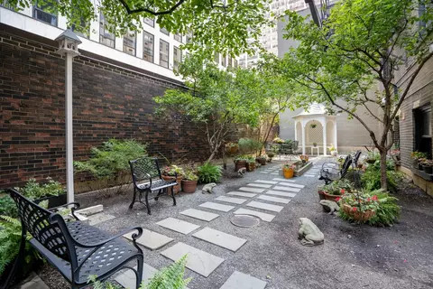 Exterior - 257 E Delaware Pl #3, Chicago, IL 60611 photo 3 of 5