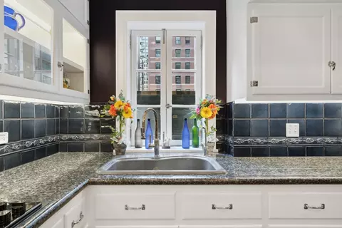 Kitchen - 257 E Delaware Pl #3, Chicago, IL 60611 photo 3 of 4