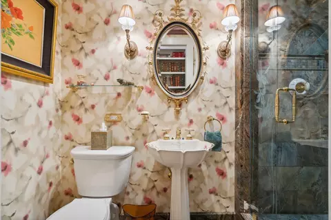 Bath - 257 E Delaware Pl #3, Chicago, IL 60611 photo 8 of 9
