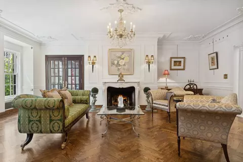 Living - 257 E Delaware Pl #3, Chicago, IL 60611 photo 3 of 8